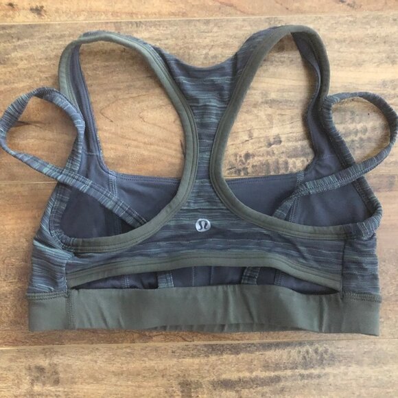 𝅺lululemon Military Green Sports Bra - Size 4 - Picture 2 of 3